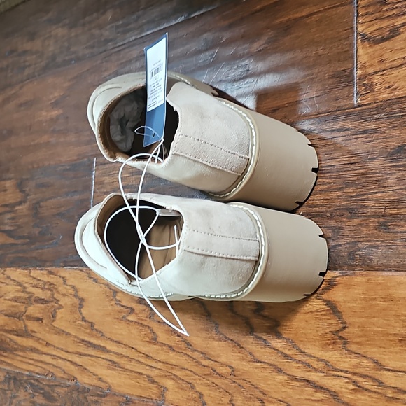 Universal Thread Loafers - Picture 4 of 6